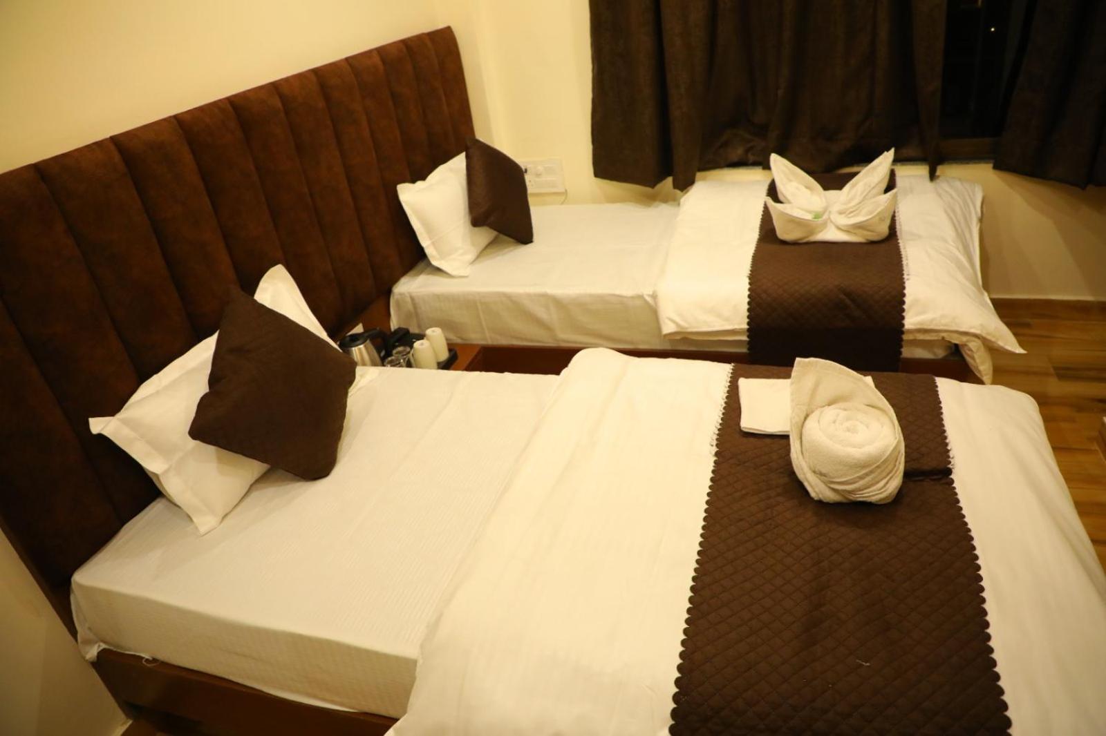 Jmk Regency Hotel Varanasi Exterior photo